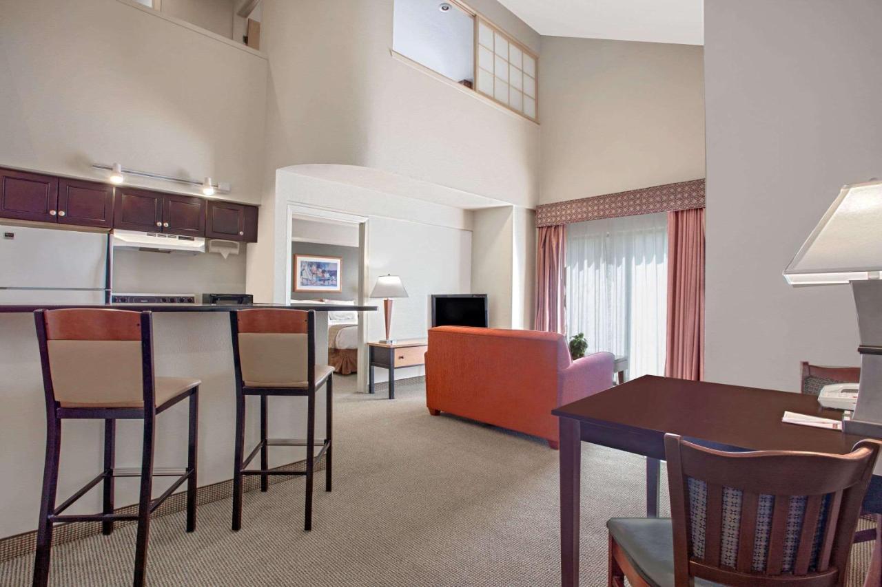 Hawthorn Suites By Wyndham Kent, Wa Dış mekan fotoğraf